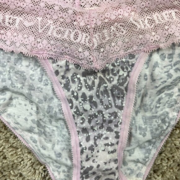 Victorias Secret Low Rise Bikini Pale Pink Cheetah Lace SpellOut Logo XS - Picture 3 of 7